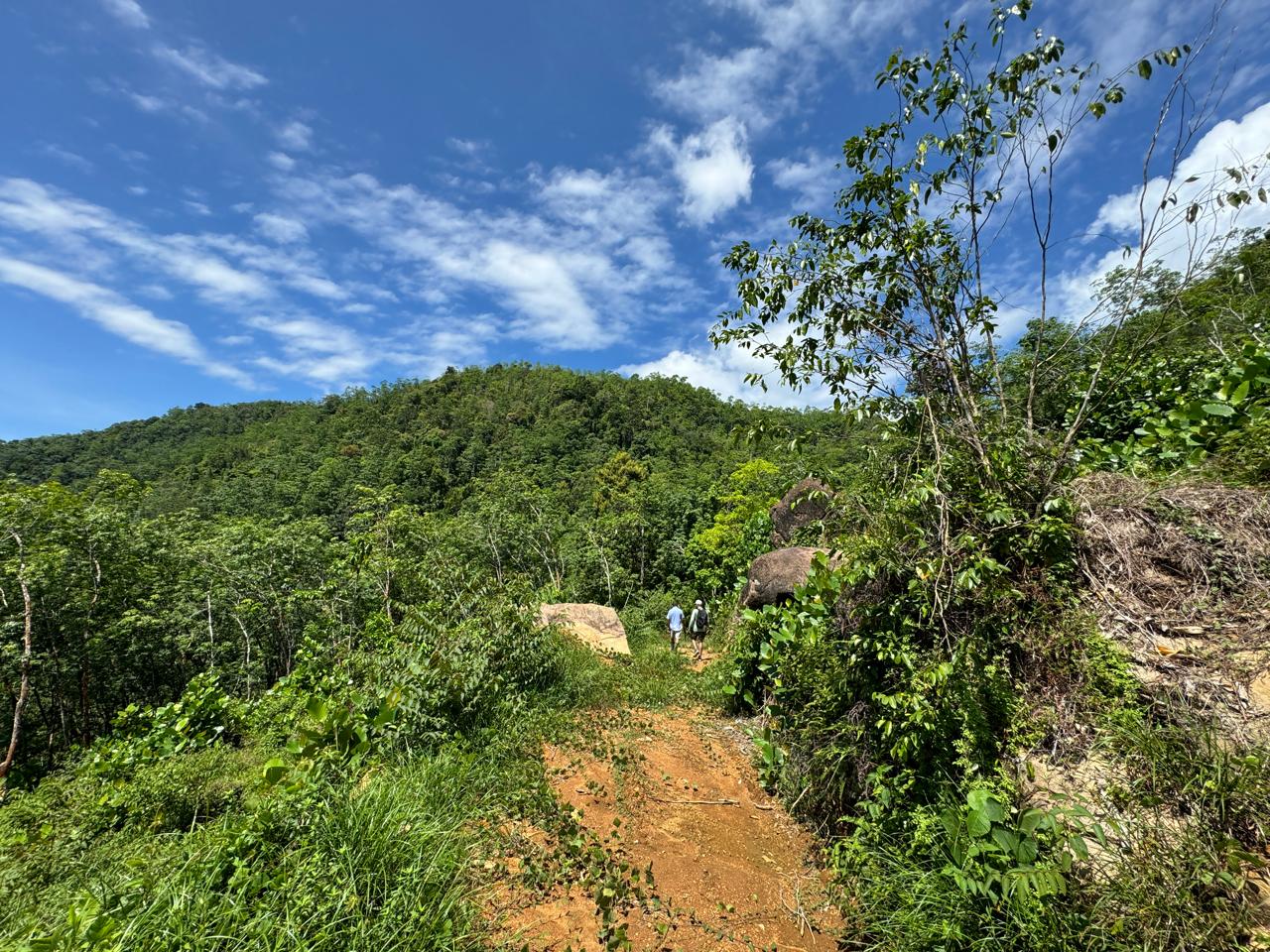 Scenic Land with 180 Degree Mountain Range View in Kiriella