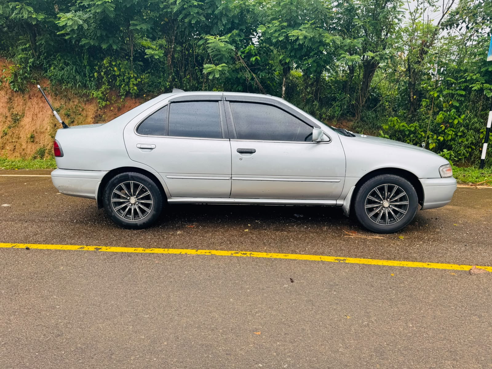 Nissan Sunny 1997