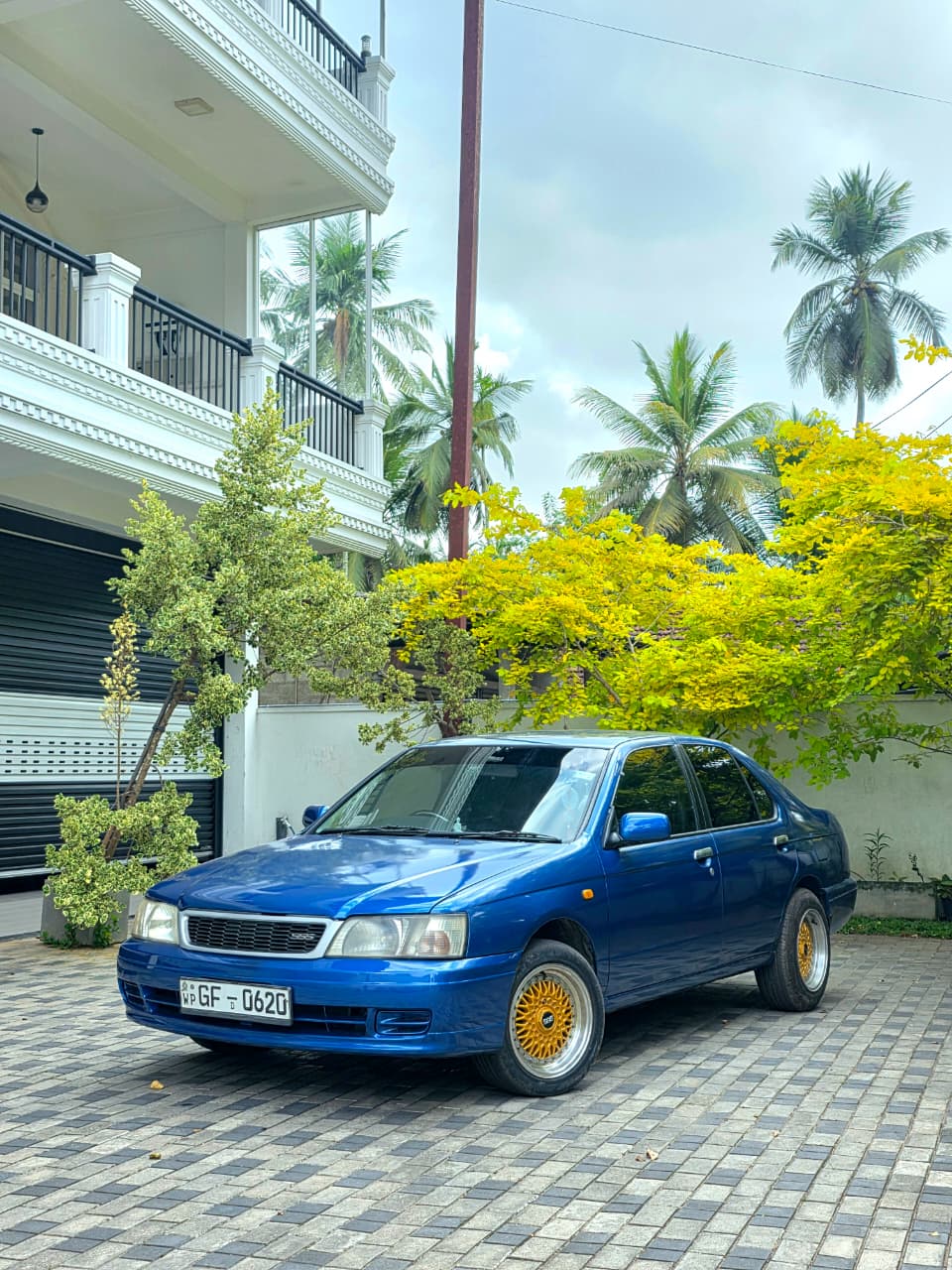 Nissan Bluebird 2001