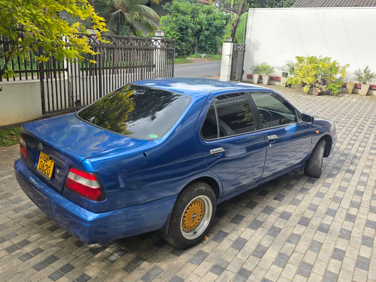 Nissan Bluebird 2001
