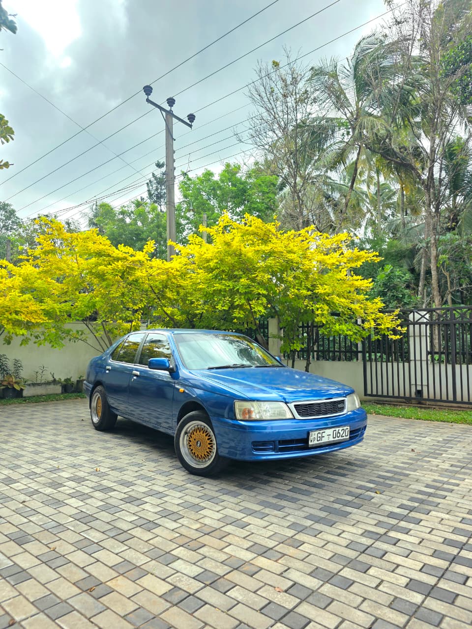 Nissan Bluebird 2001