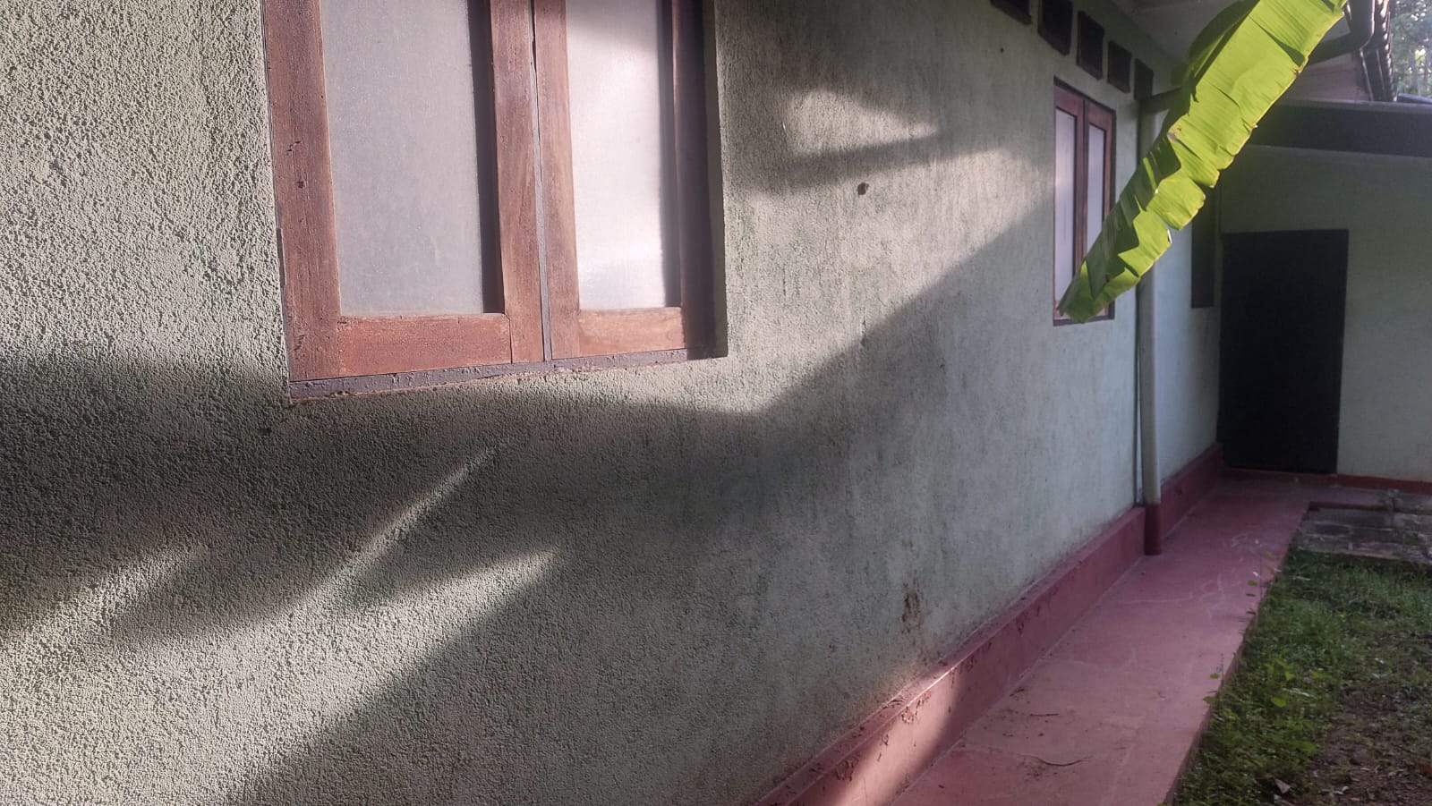 Land With A House For Sale In Homagama