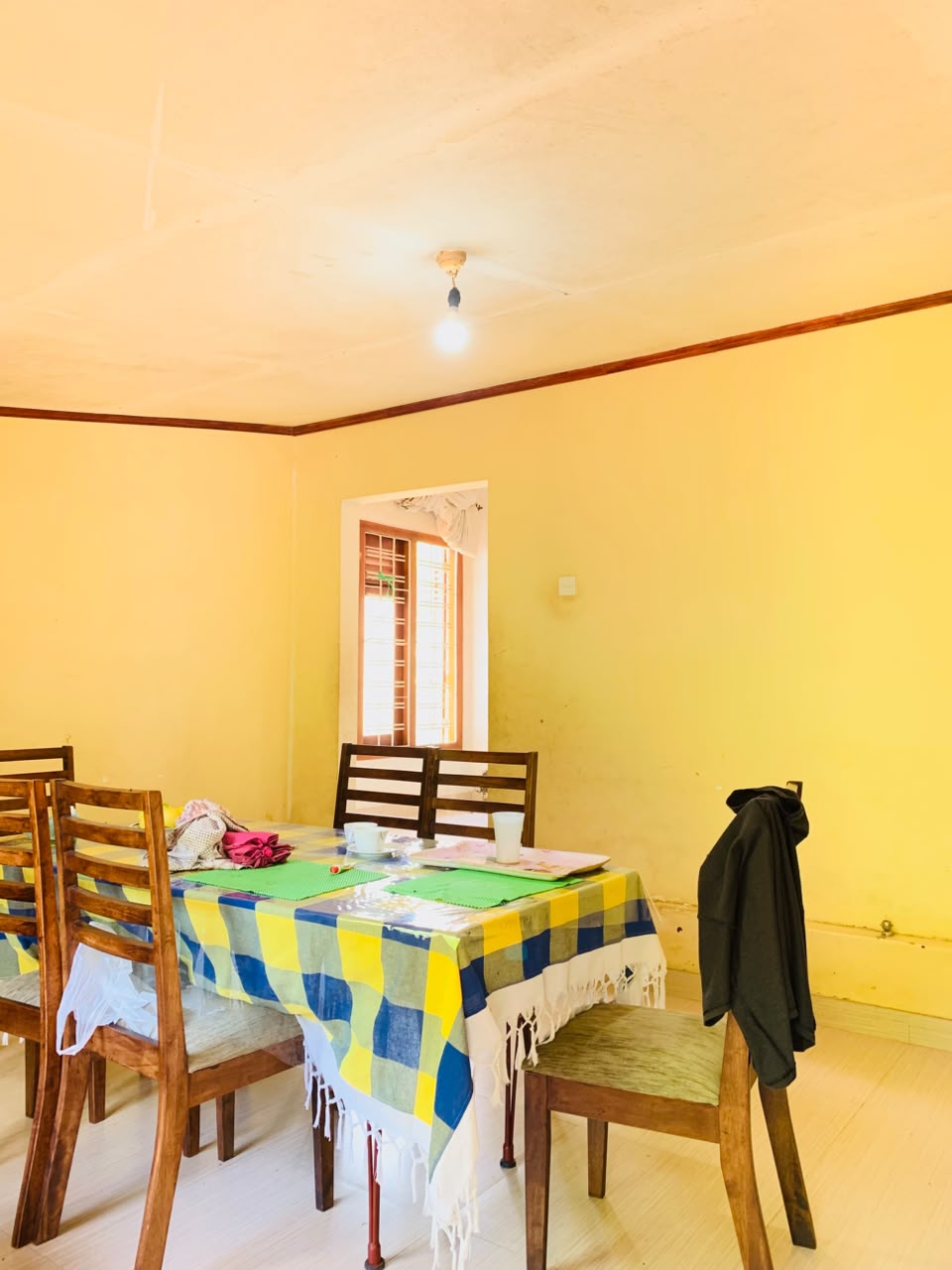 කුරැවිට නිවාස දෙකක් විකිණීමට