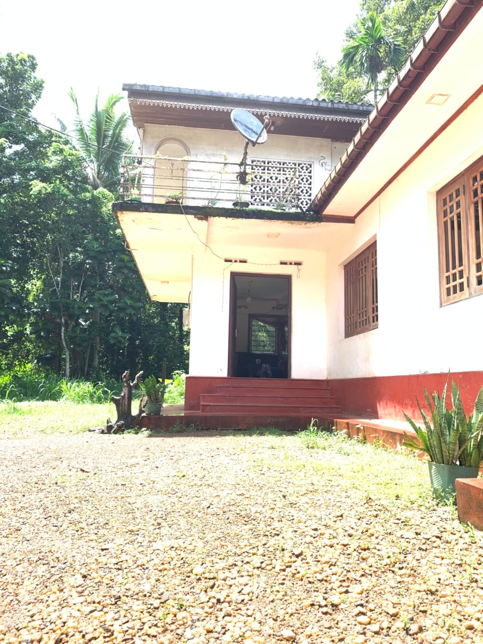 කුරැවිට නිවාස දෙකක් විකිණීමට