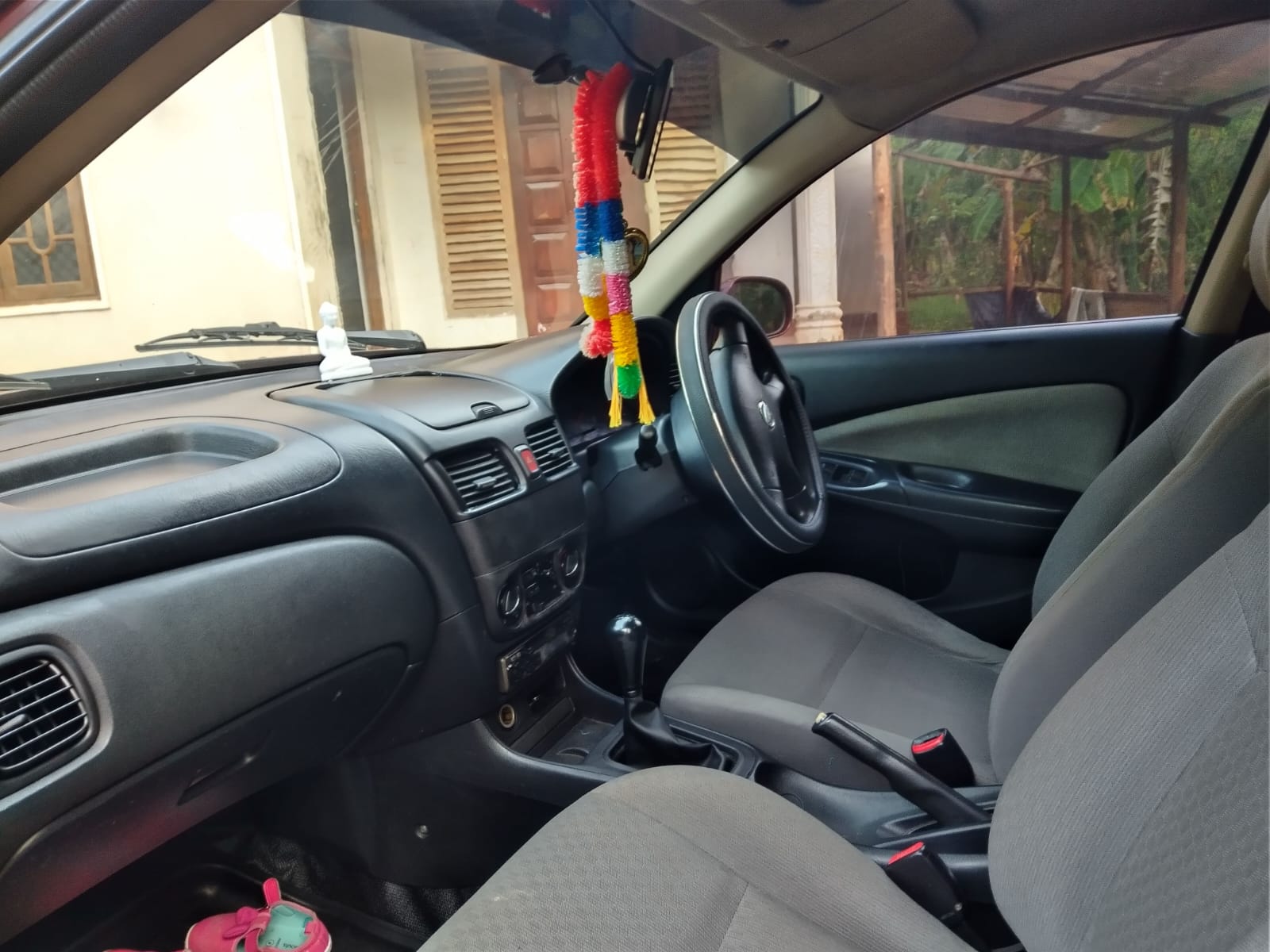Nissan Sunny EX Saloon 2004