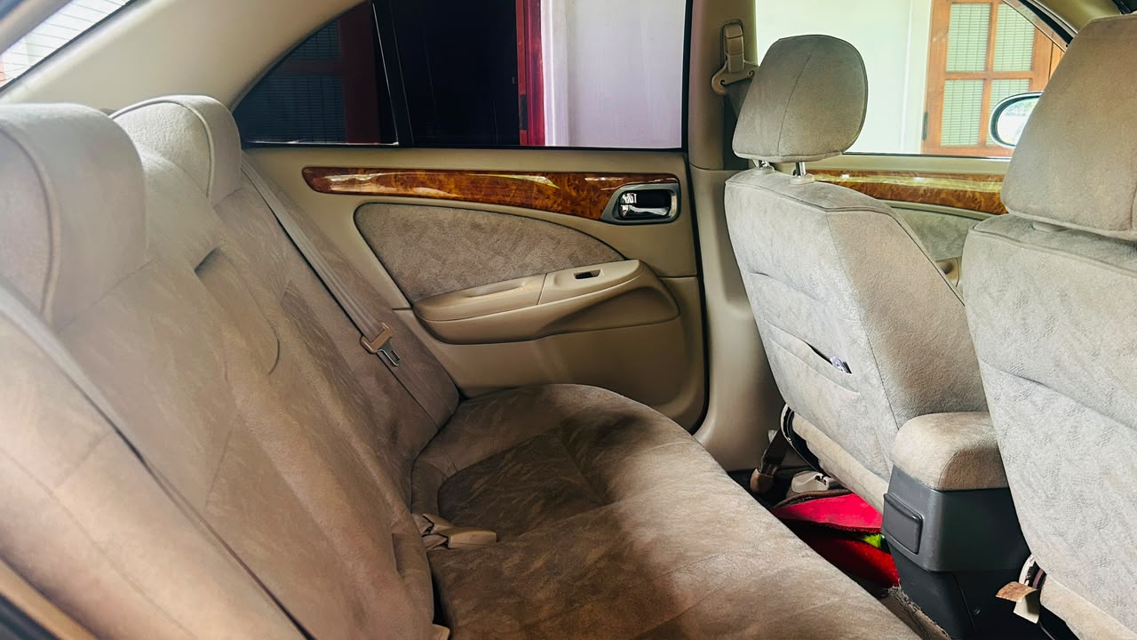 Nissan Sunny 2000
