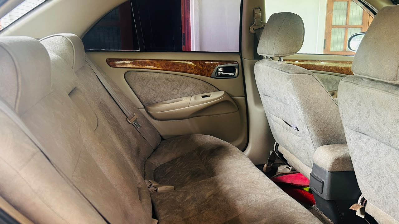 Nissan Sunny 2000