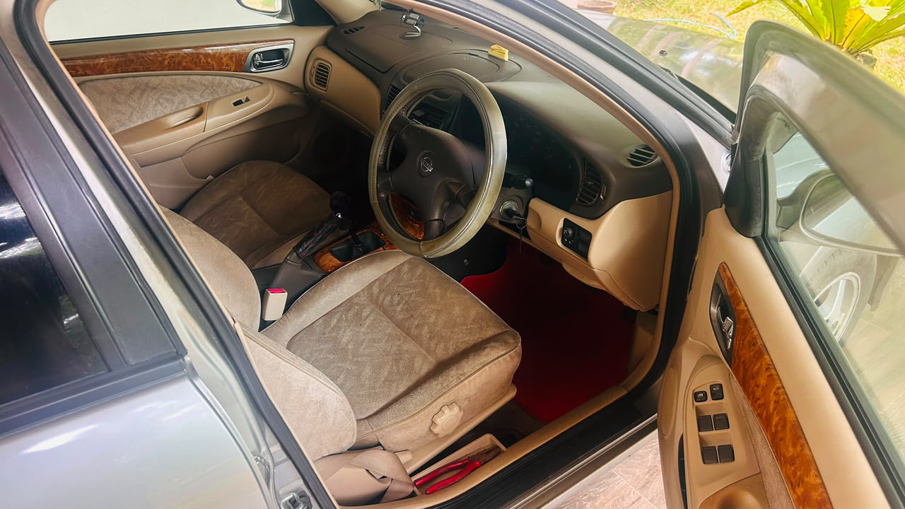 Nissan Sunny 2000