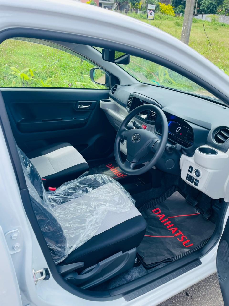 Daihatsu Mira G Grade 2026