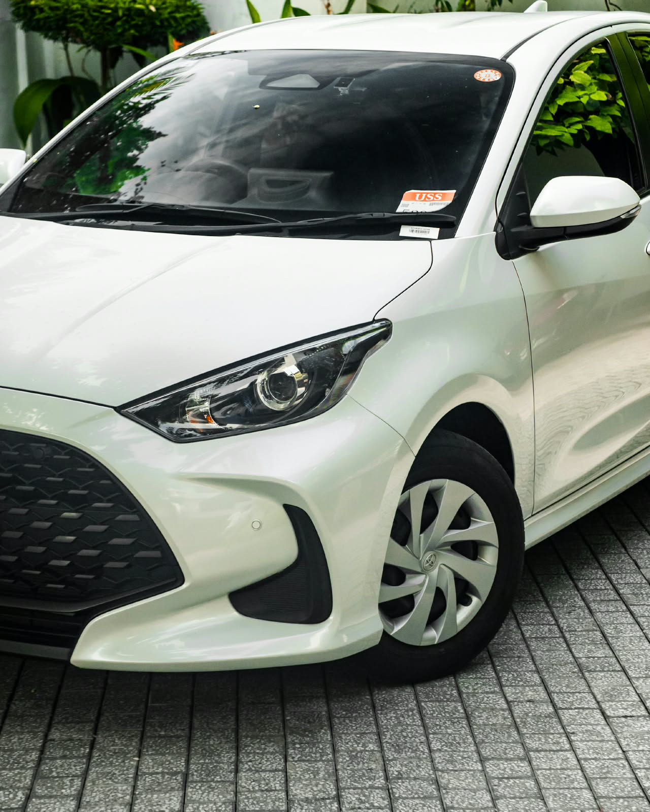 Toyota Yaris G pearl white  2024