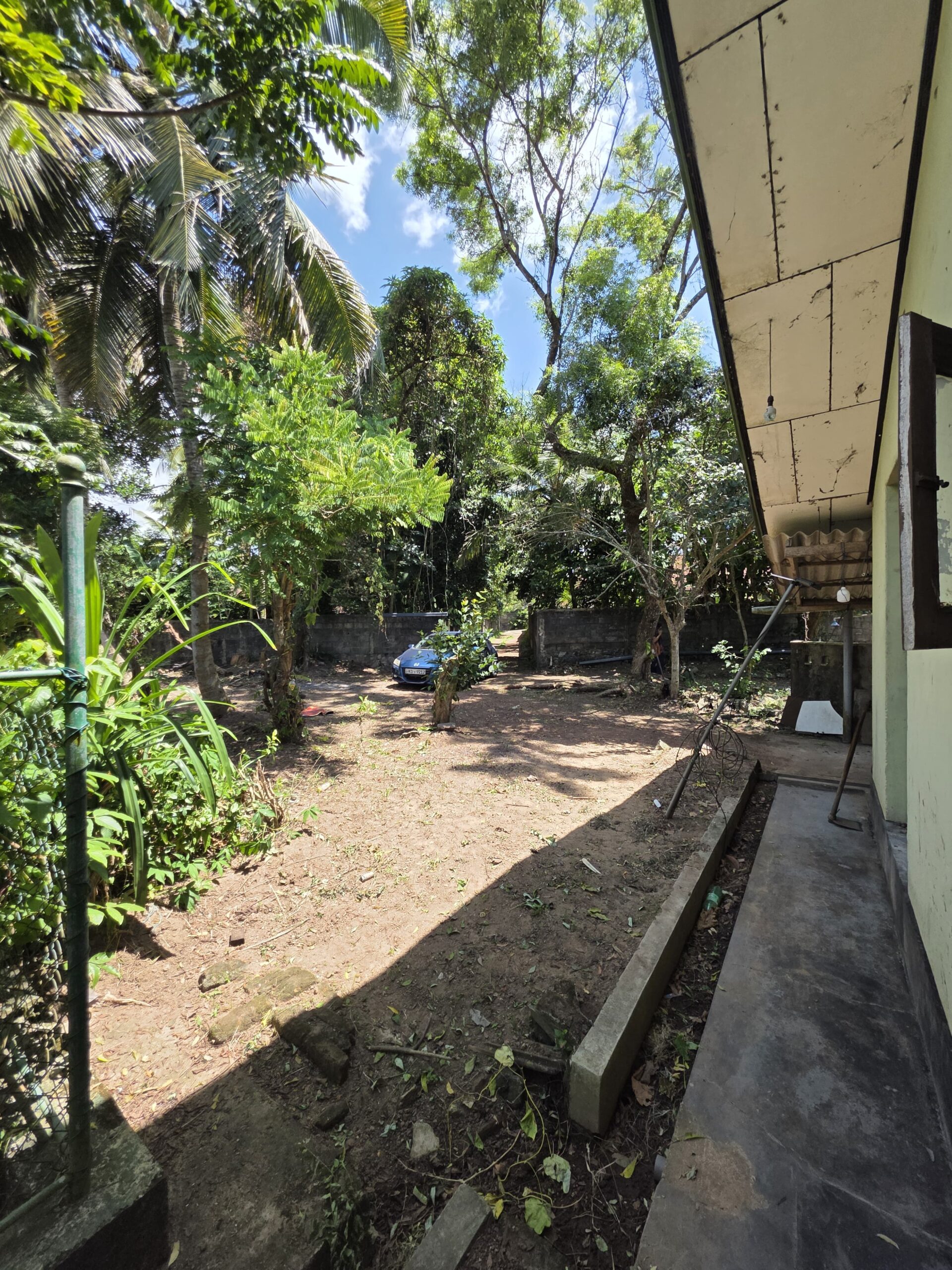 Spacious 32 Perch Land with House for Sale Yakkala