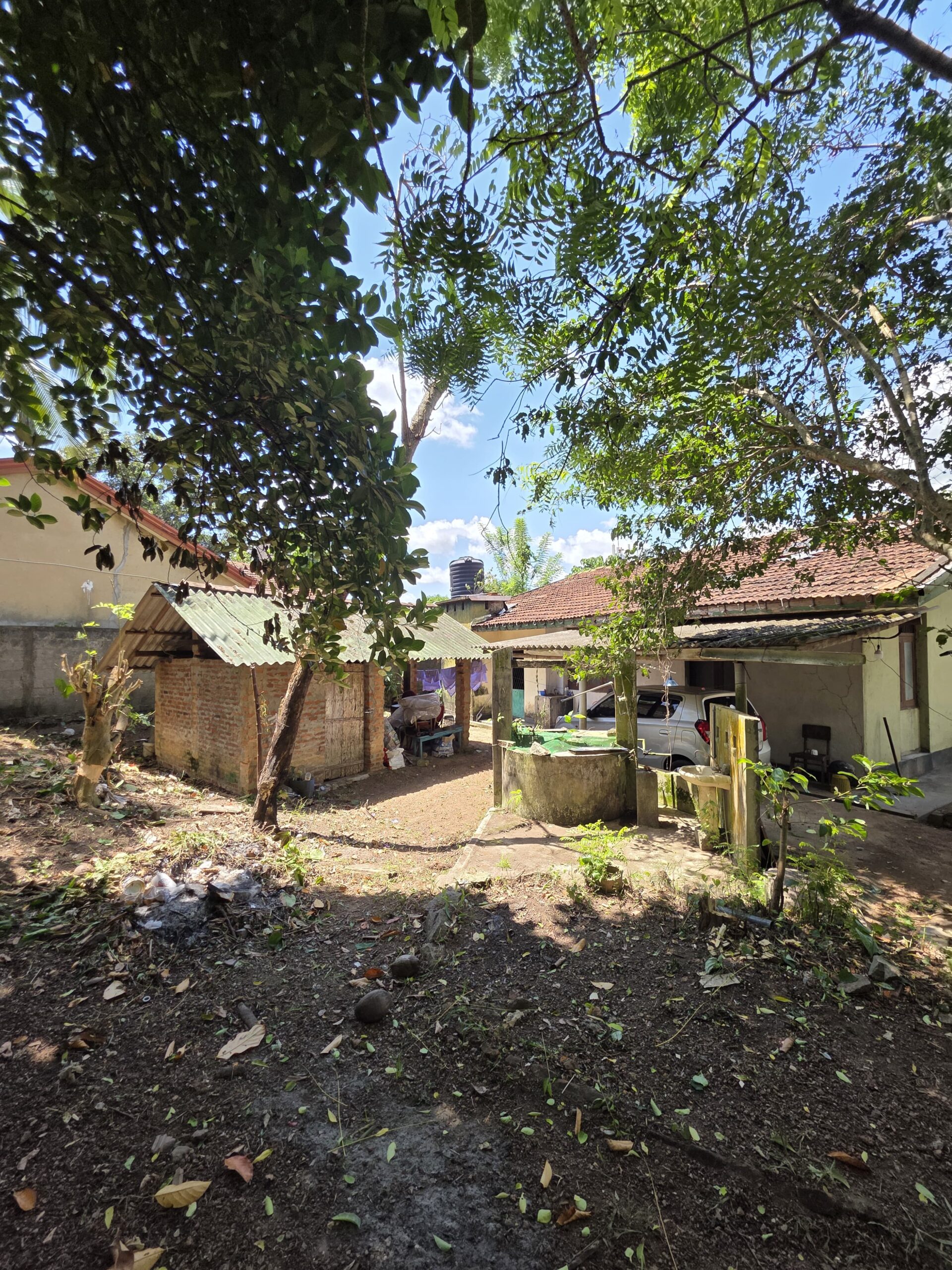 Spacious 32 Perch Land with House for Sale Yakkala