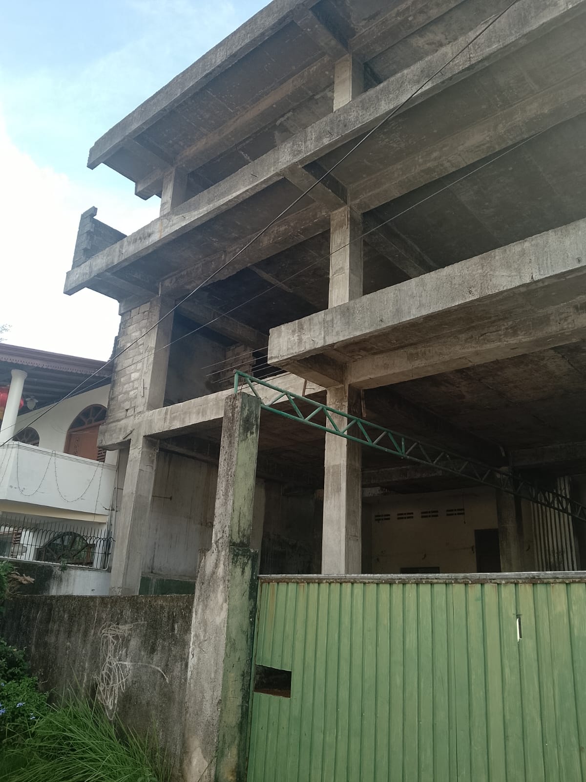 3 Stories Building At Waragoda