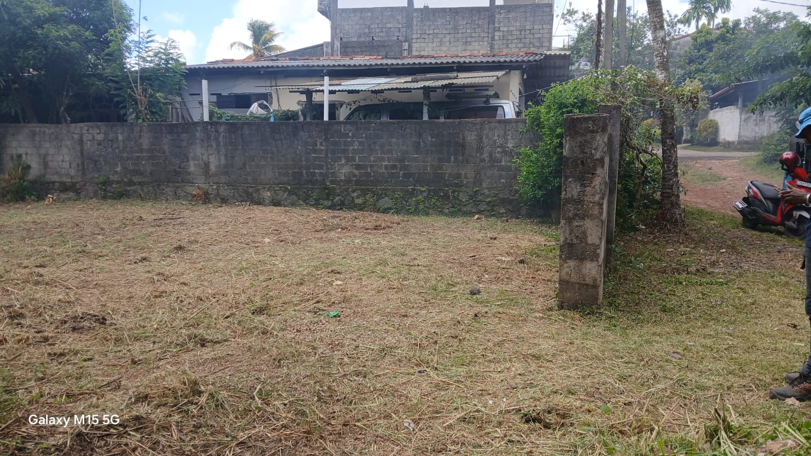 LAND FOR SALE IN KANDANA