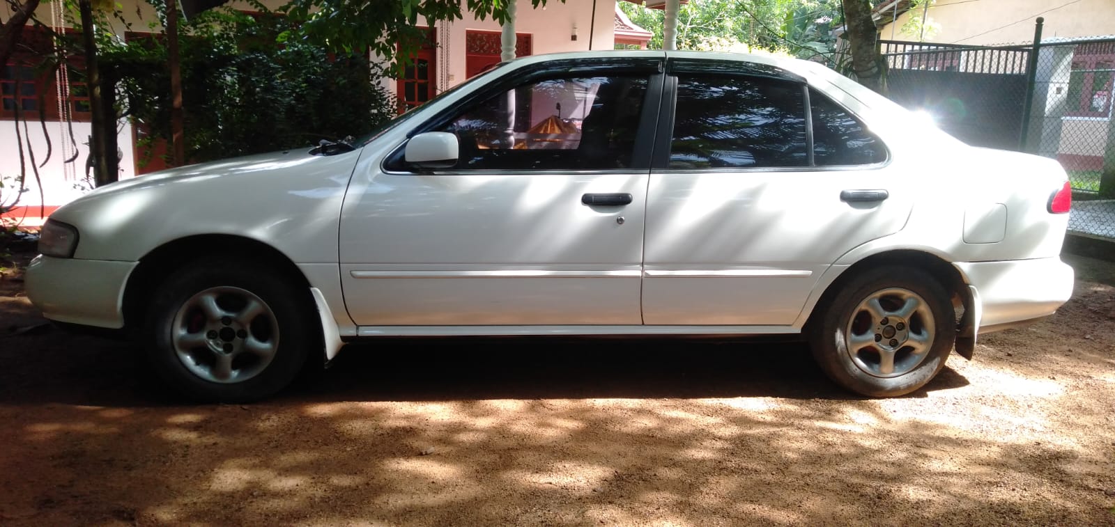 Nissan Sunny FB40 1994