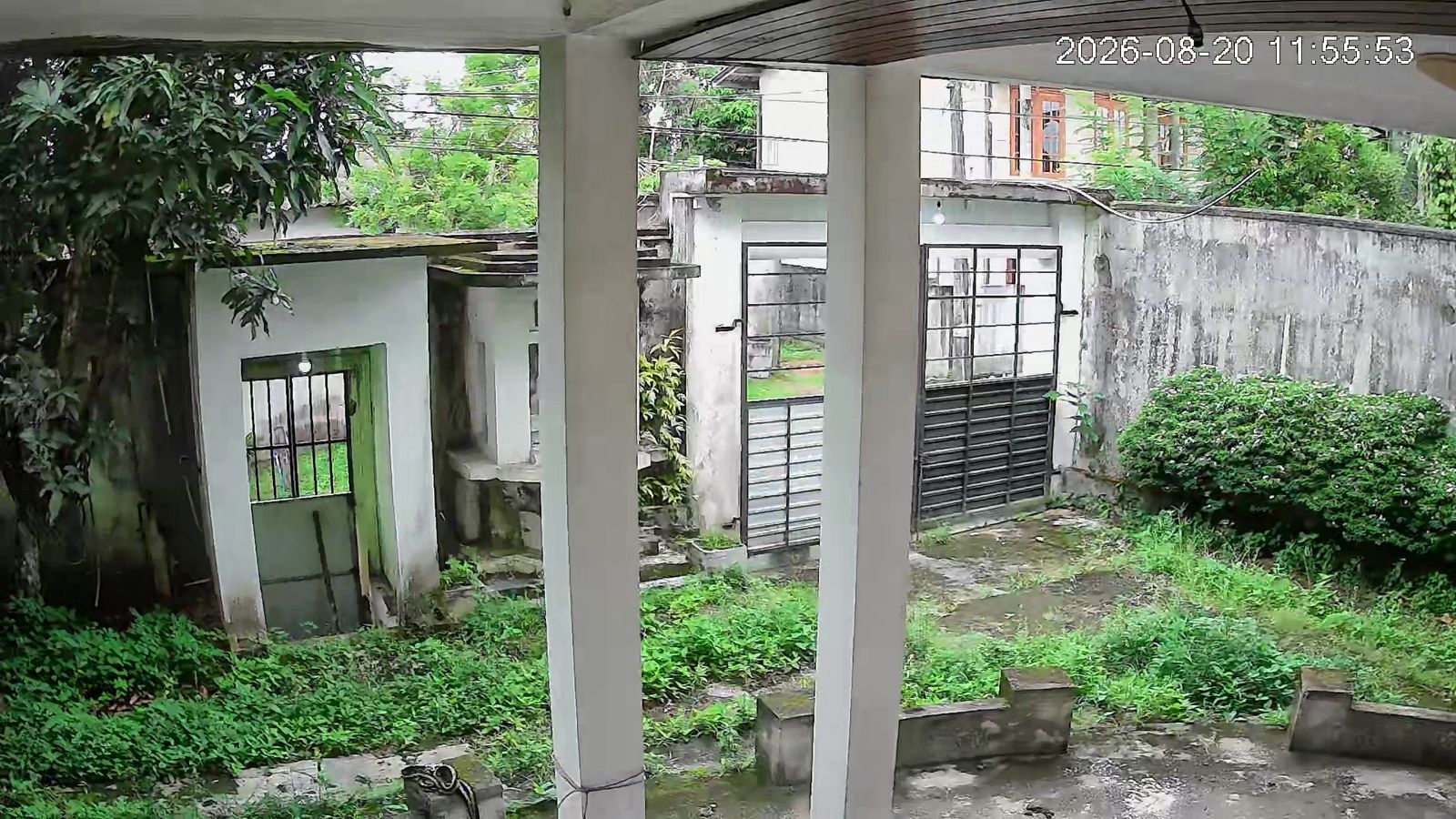 Unfinished Three story House For sale in Kahathuduwa