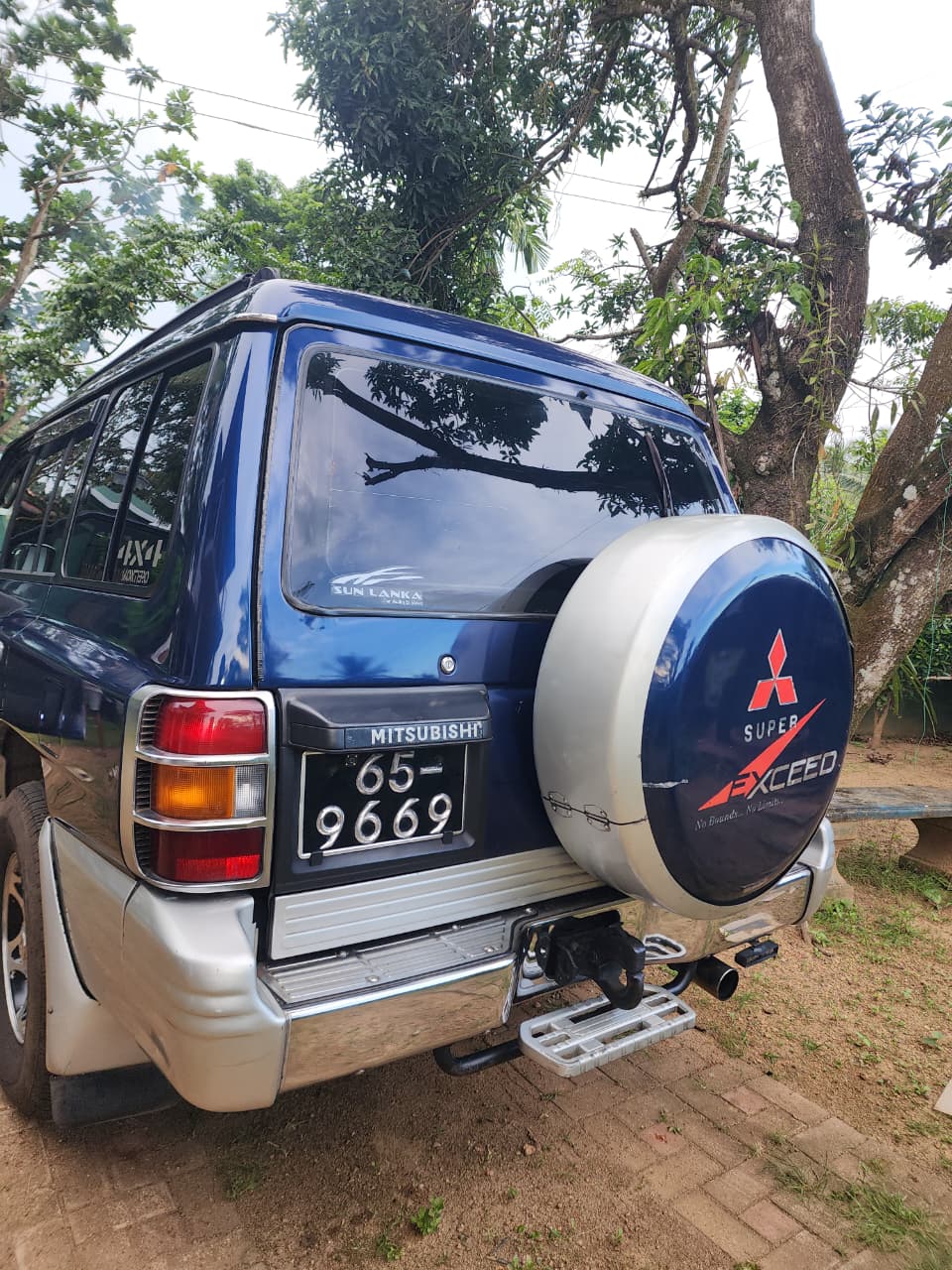 Mitsubishi Montero 2000