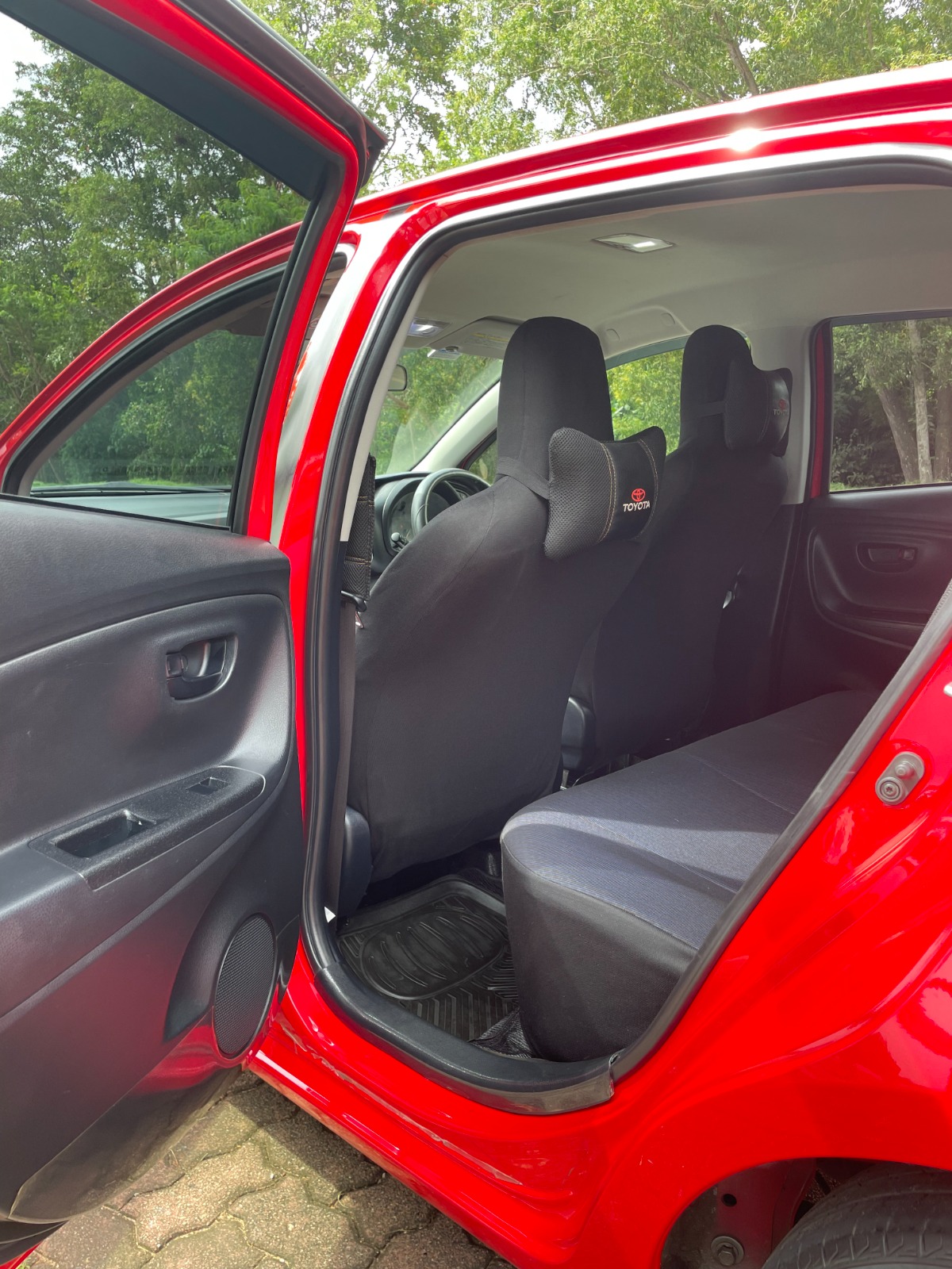 Toyota Vitz 2015