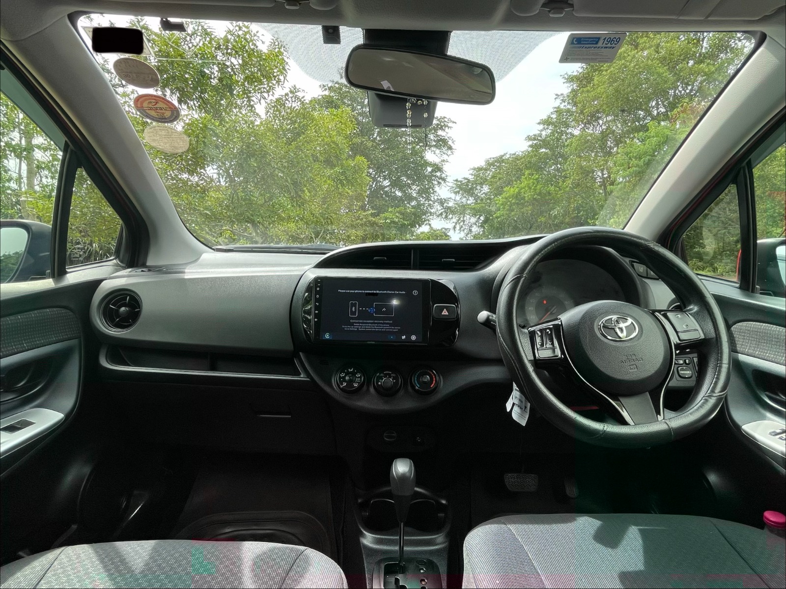Toyota Vitz 2015
