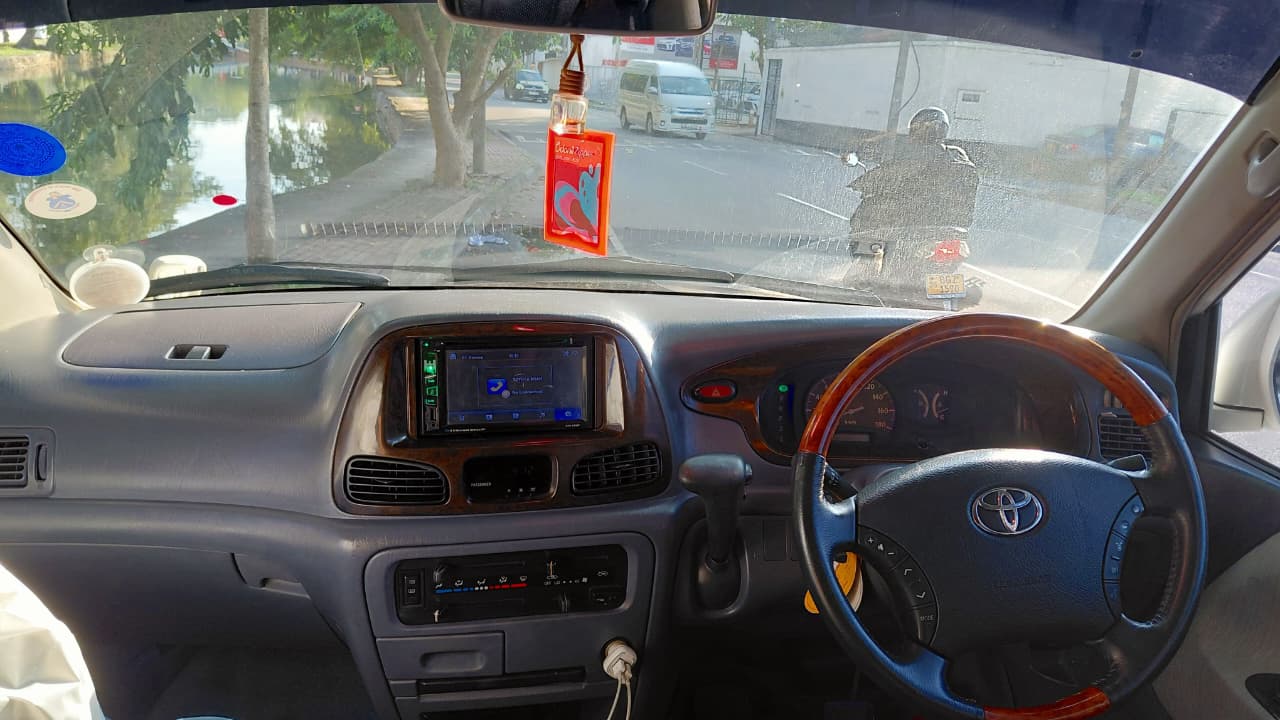 Toyota Noah KR42 2000