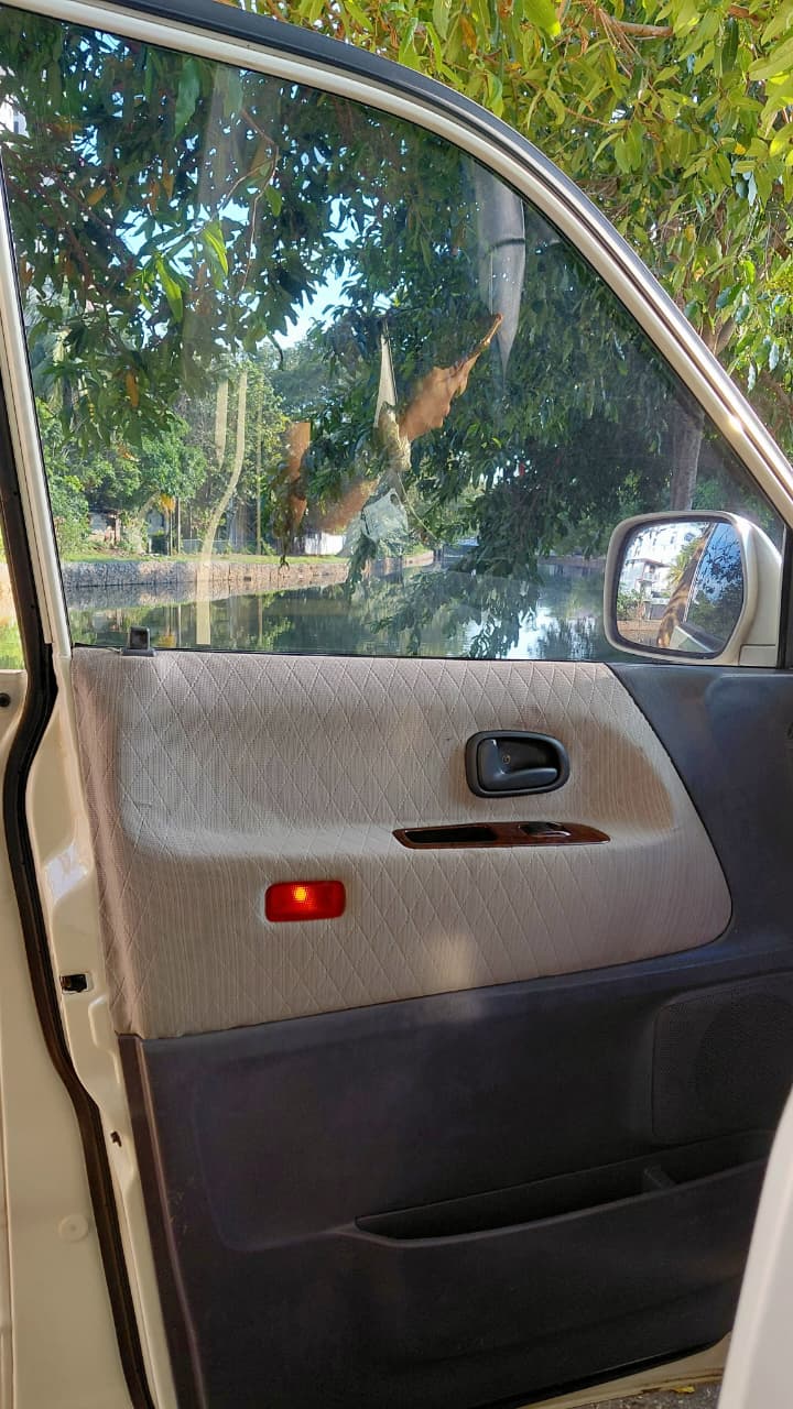 Toyota Noah KR42 2000