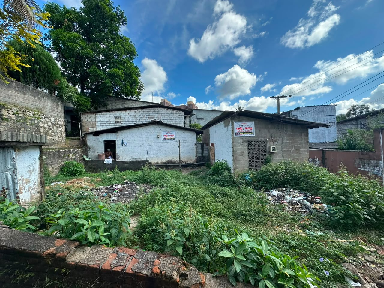 5.3 Perch Square Land with Partially Completed House – Kolonnawa