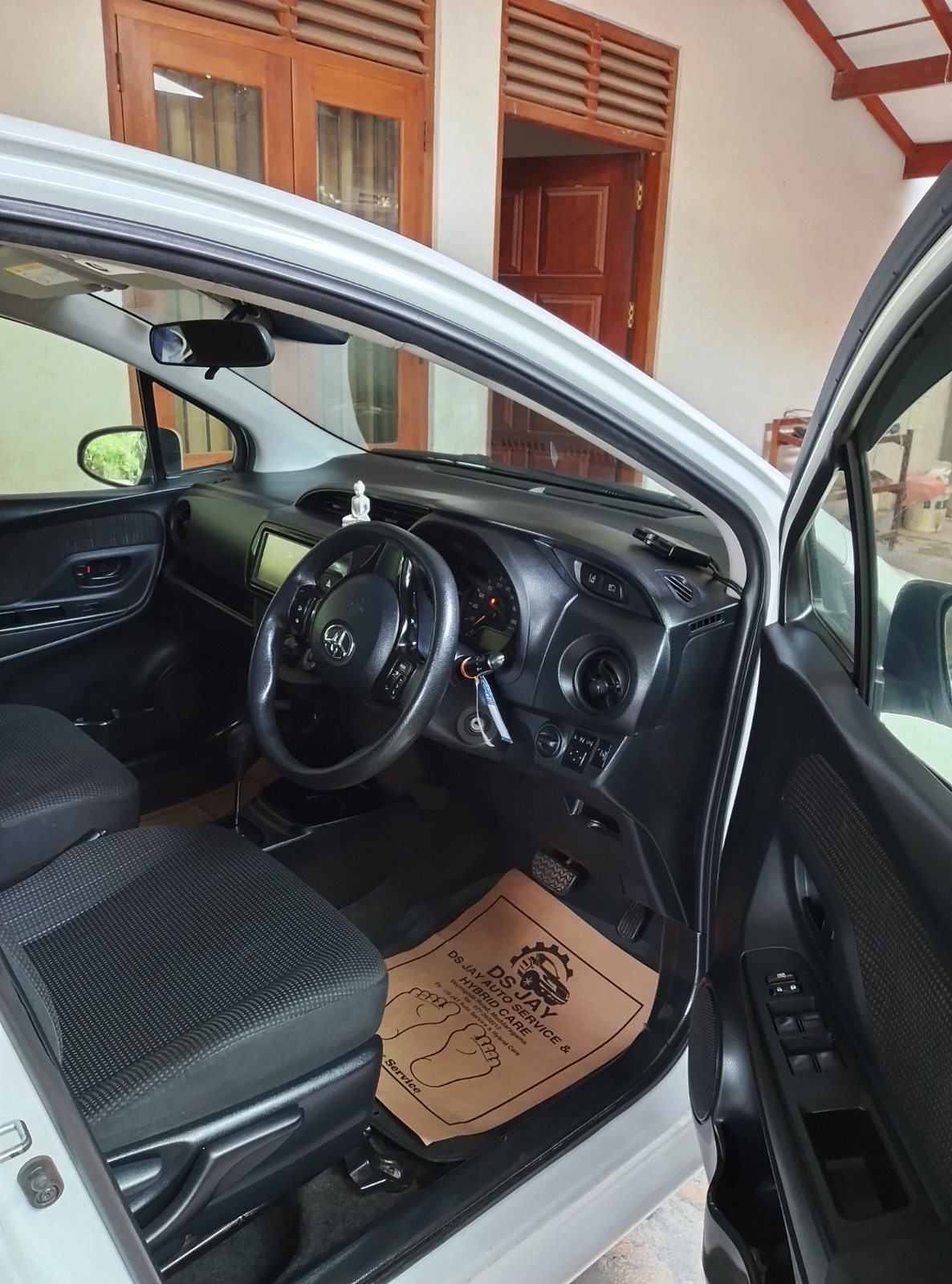 Toyota Vitz 2017