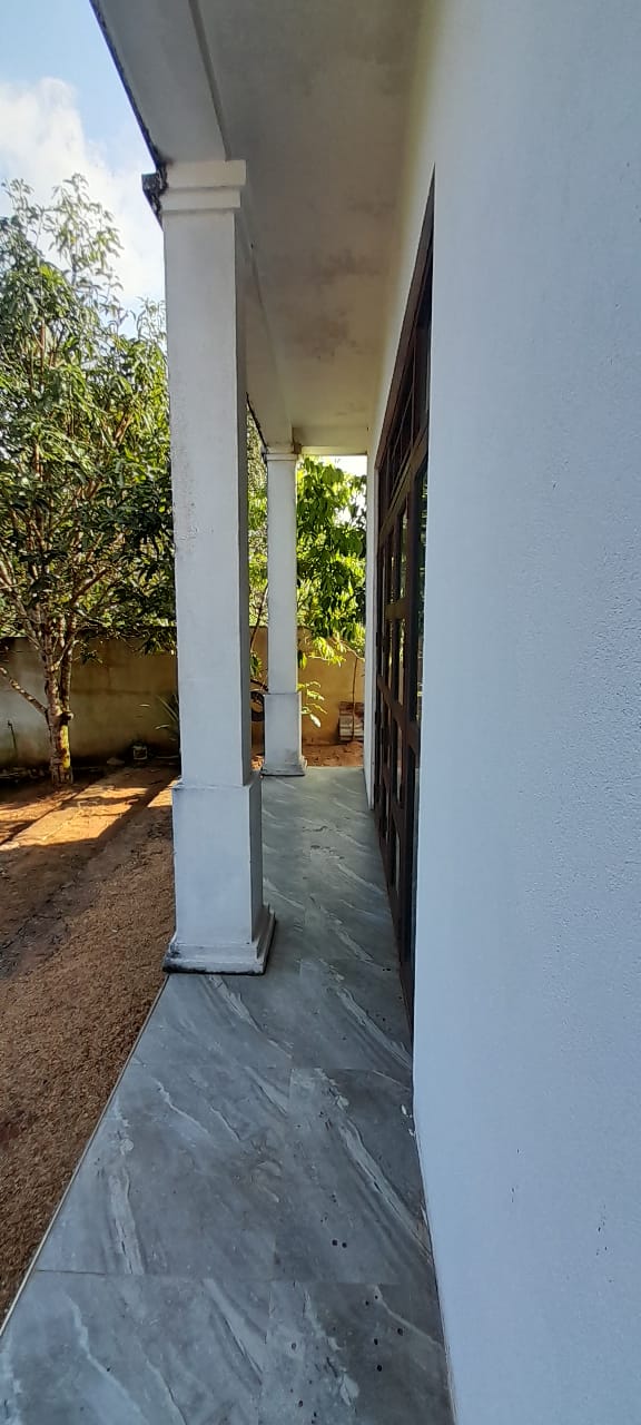 Modern House for Sale Pokunuvita