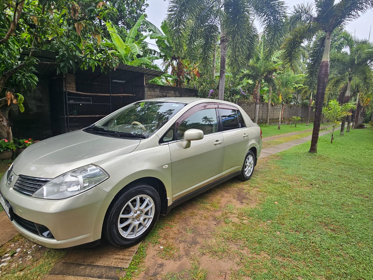 Nissan Tiida 2007