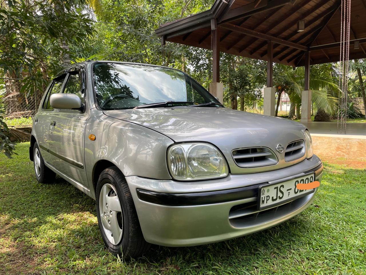 Nissan March 2001