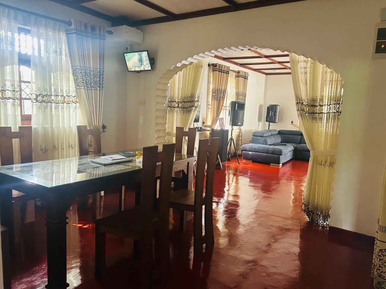 House For Sale In Gannoruwa Peradeniya