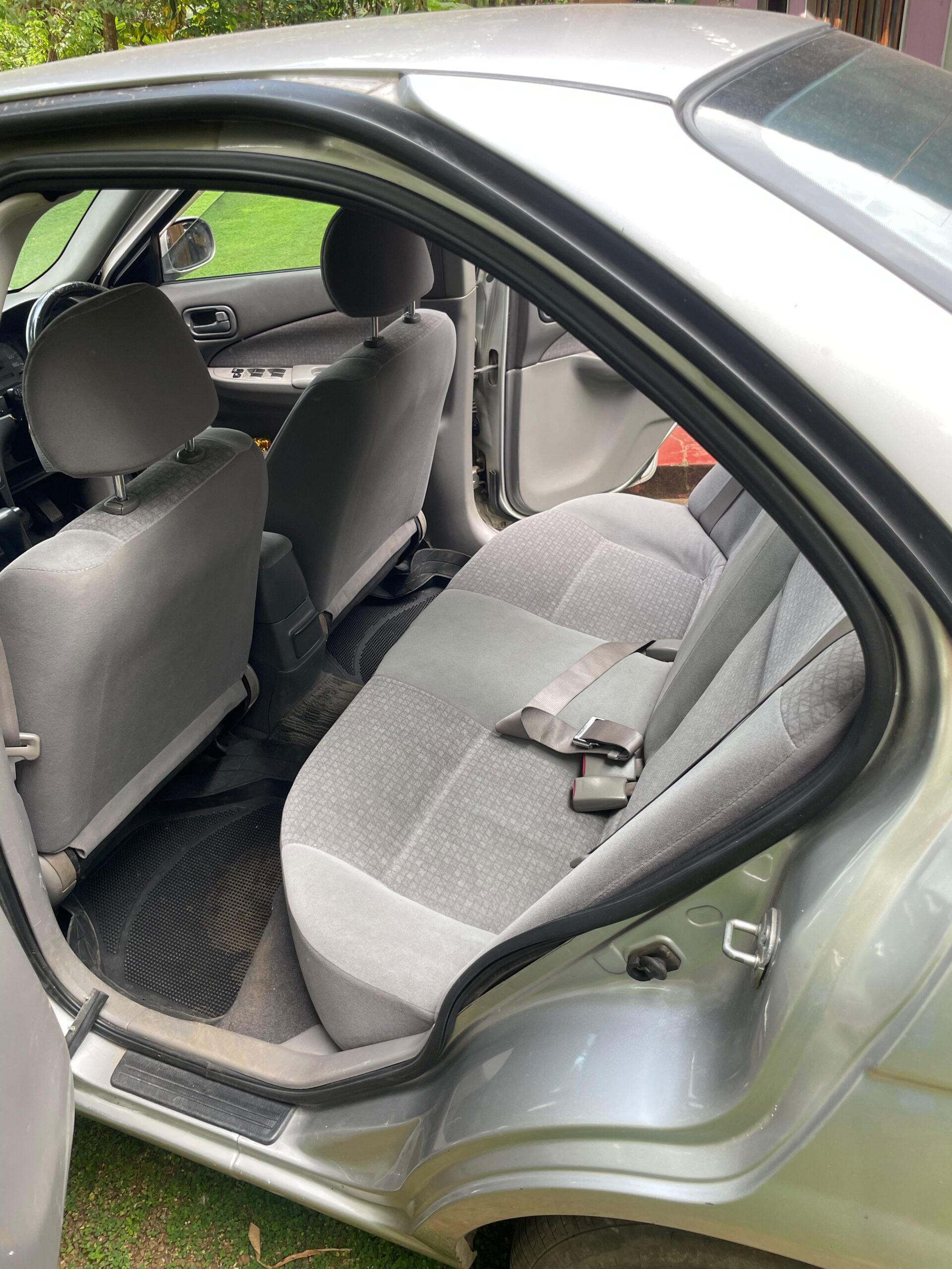 Nissan Sunny FB 15 Ex Saloon 2004