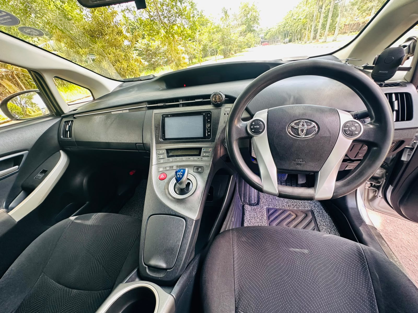 TOYOTA PRIUS 2013