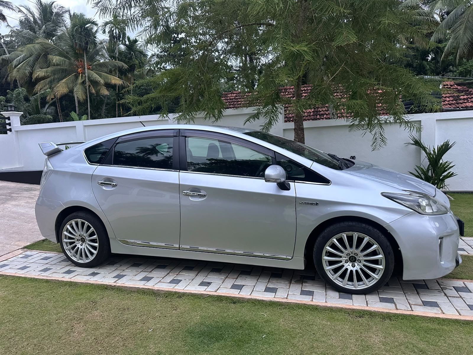 TOYOTA PRIUS 2013