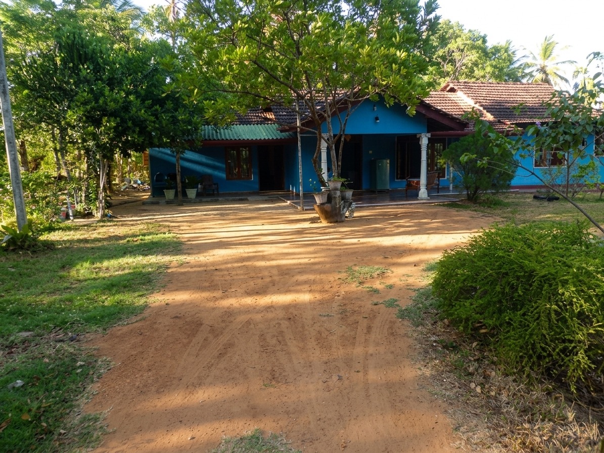 Land with House for Sale Higurakgoda