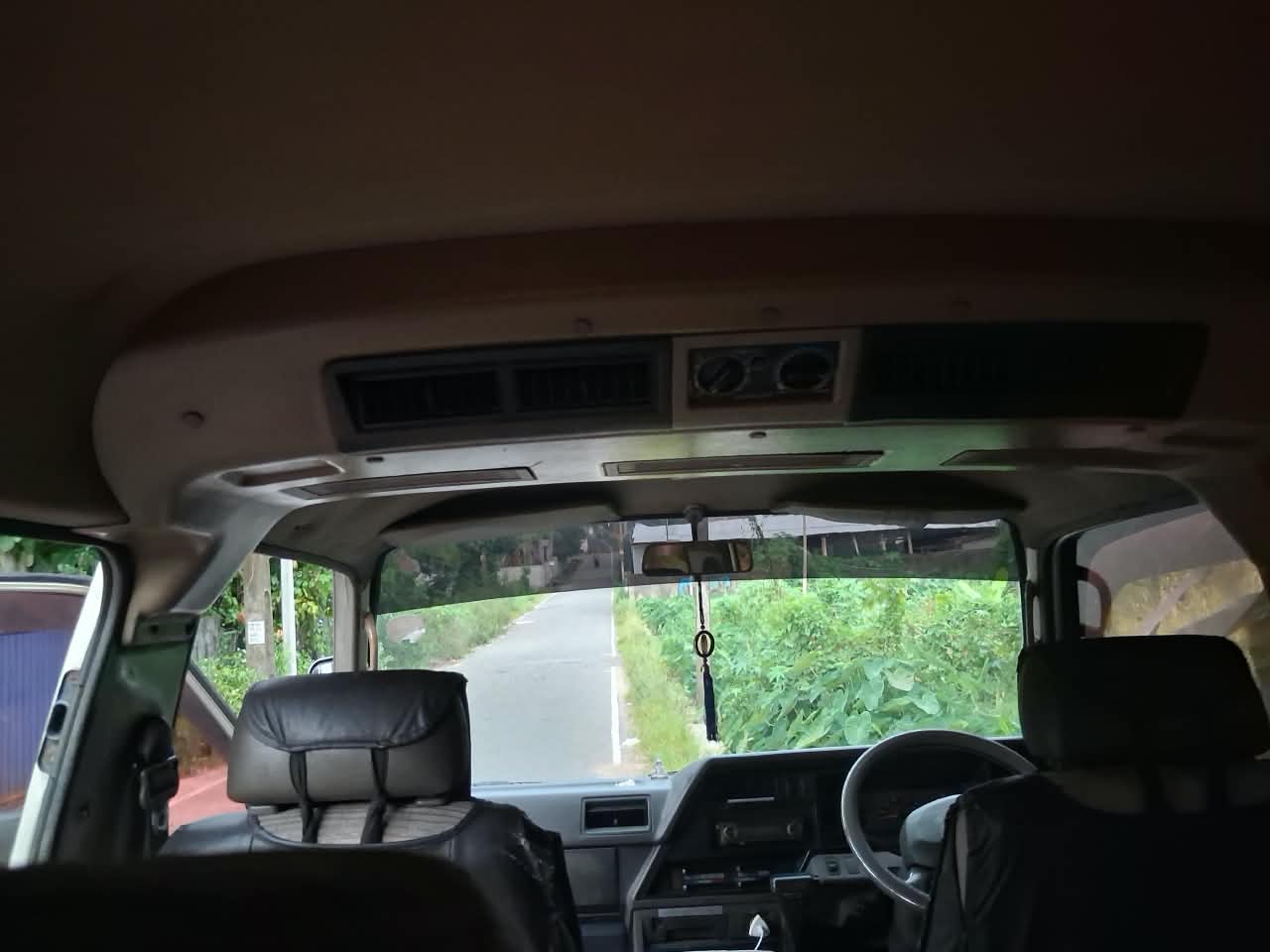Nissan Caravan 1995