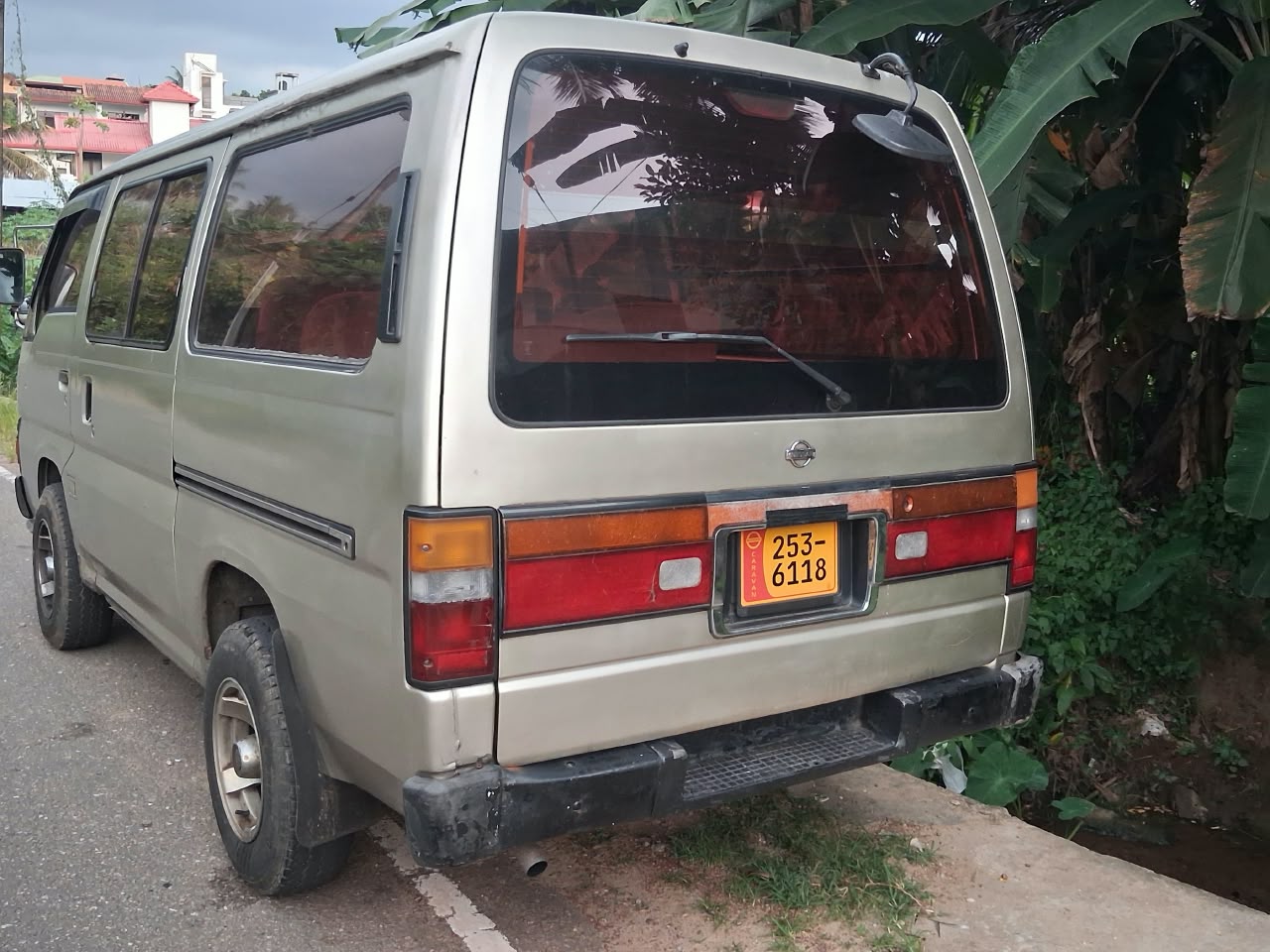 Nissan Caravan 1995