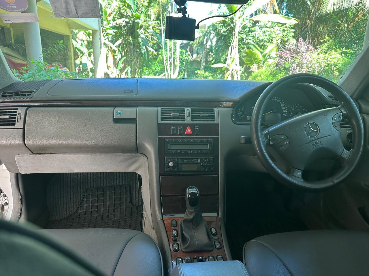 Mercedes Benz E200 Facelift 2000