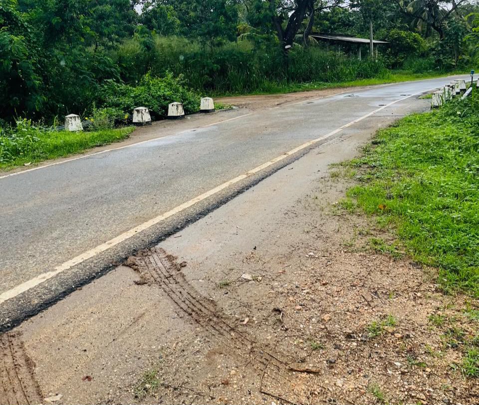 අක්කර 5ක ඉඩමක් වැවකට මායිම්ව විකිනිමට ඇත තනමල්විල