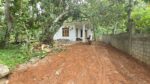 පර්චස් 15, අඩක් සාදා නිමකරන ලද දෙමහල් නිවසක්. දිවුලපිටිය.