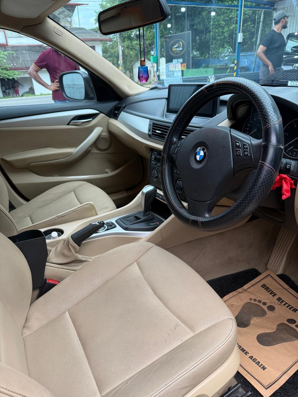 BMW X1 2011