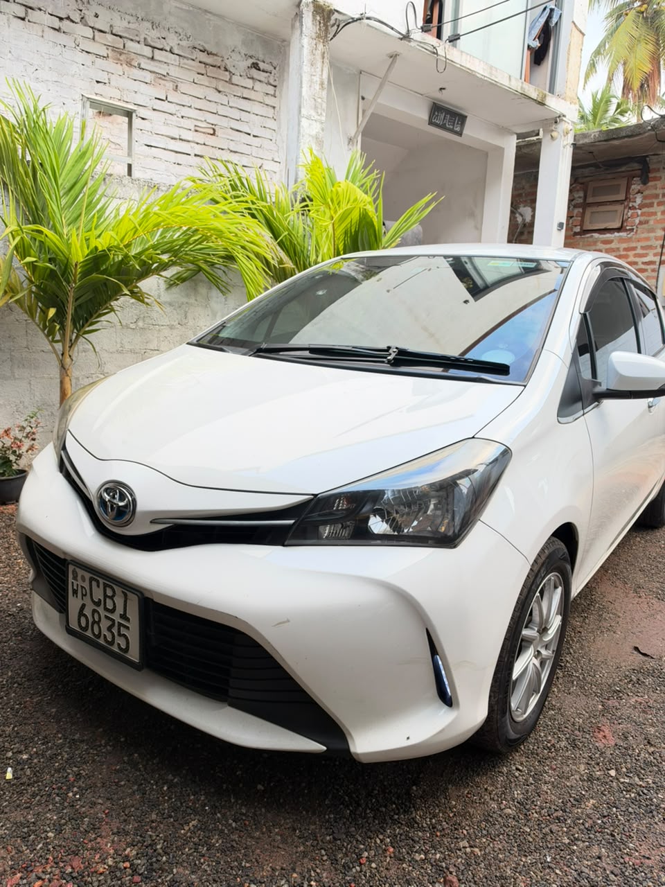 Toyota Vitz 2016