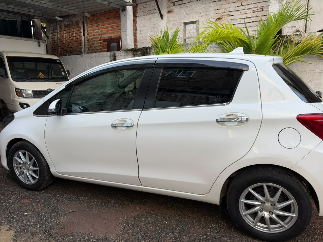 Toyota Vitz 2016