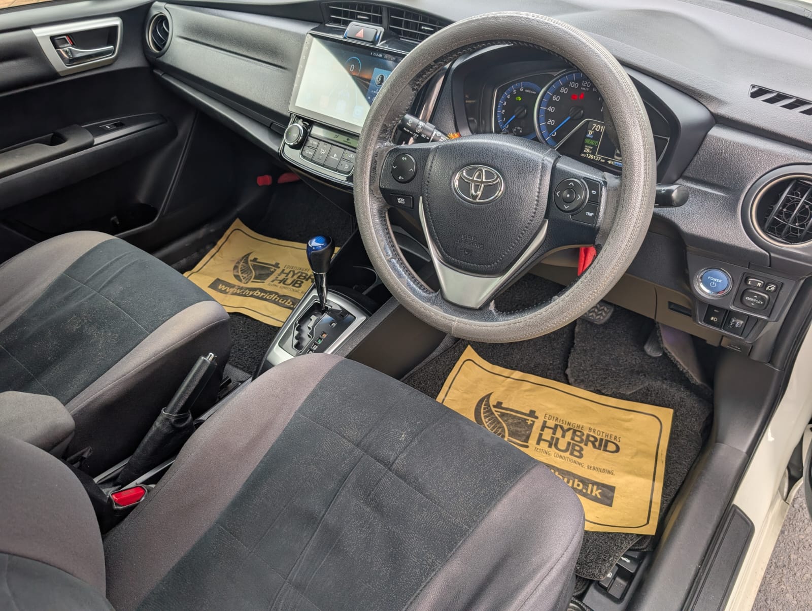 Toyota Axio Hybrid 2014