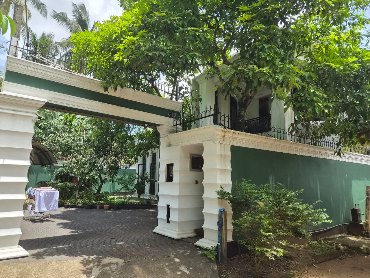 දෙල්ගොඩ නගරයට ආසන්න සුඛෝපභෝගී නිවසක් විකිණීමට