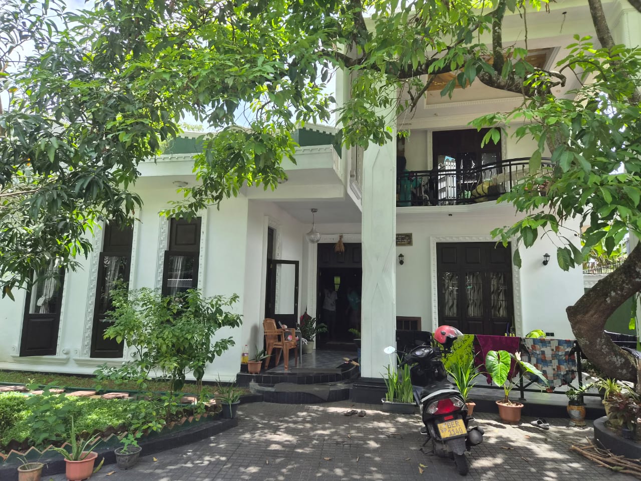 දෙල්ගොඩ නගරයට ආසන්න සුඛෝපභෝගී නිවසක් විකිණීමට
