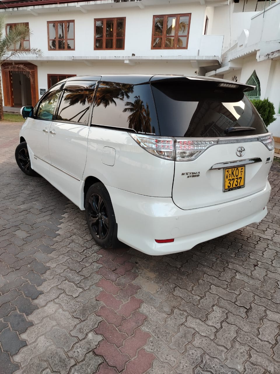 Toyota Estima 2009