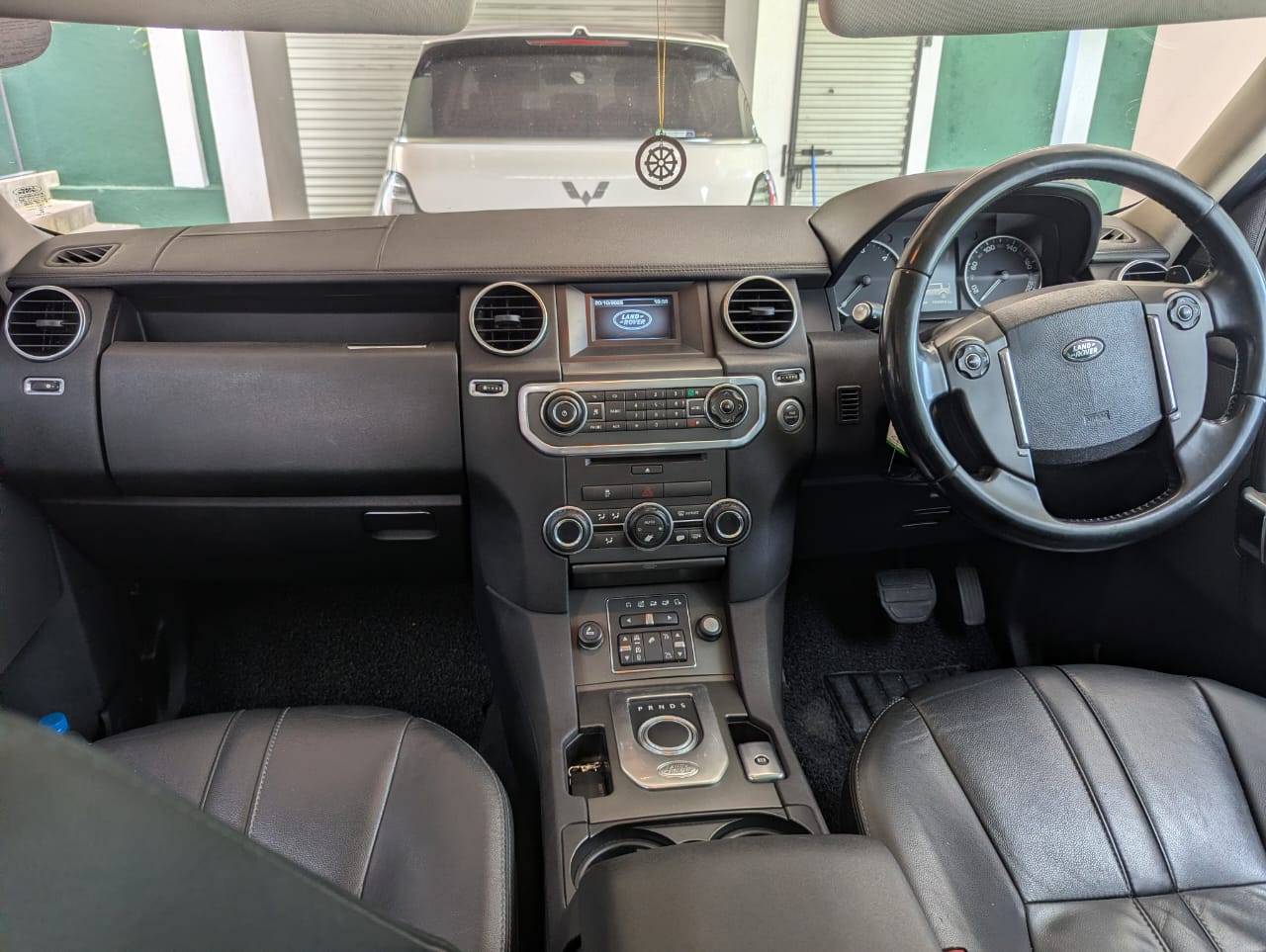 Land Rover Discovery S 2014