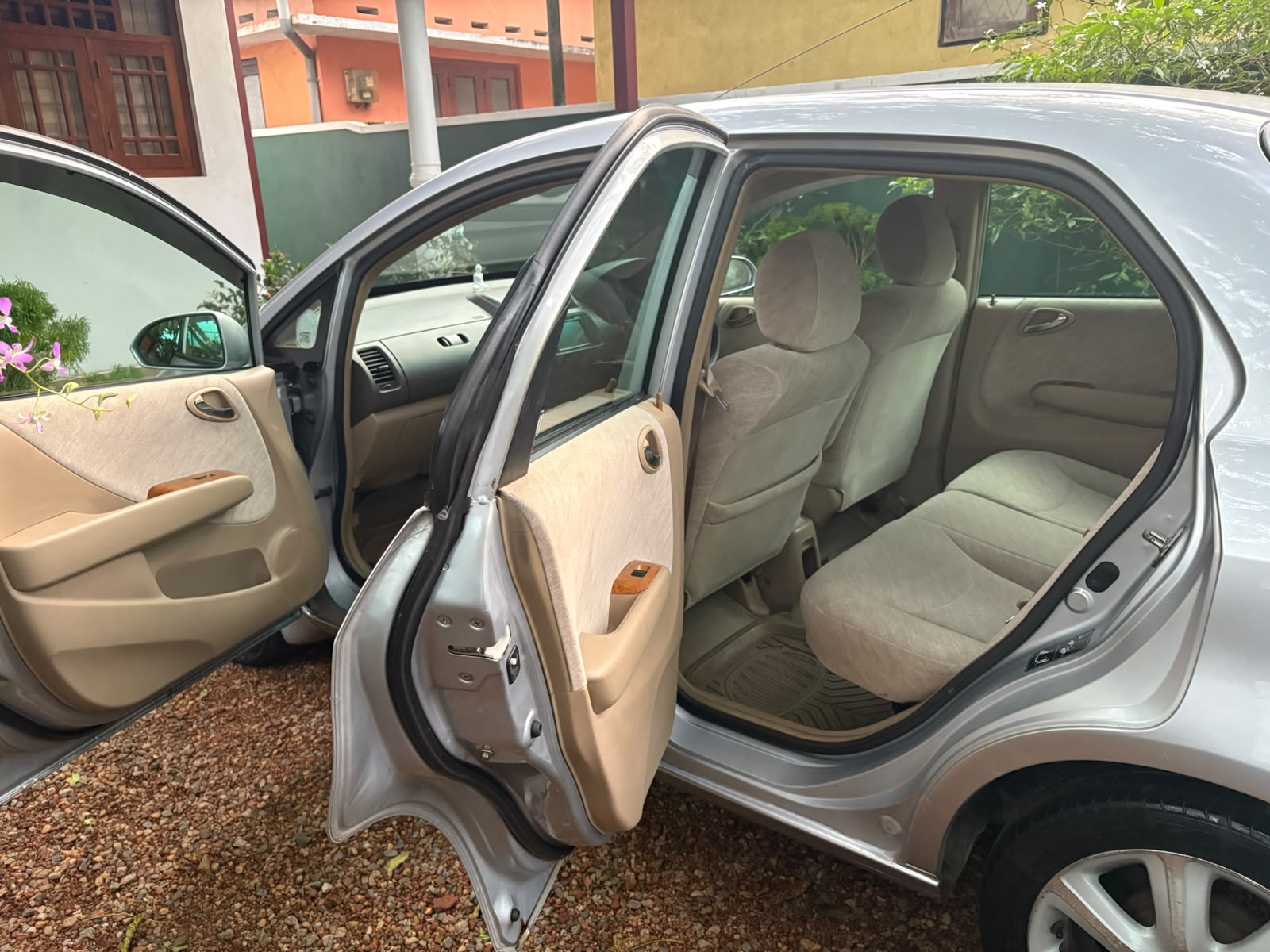 Honda Fit Aria 2005