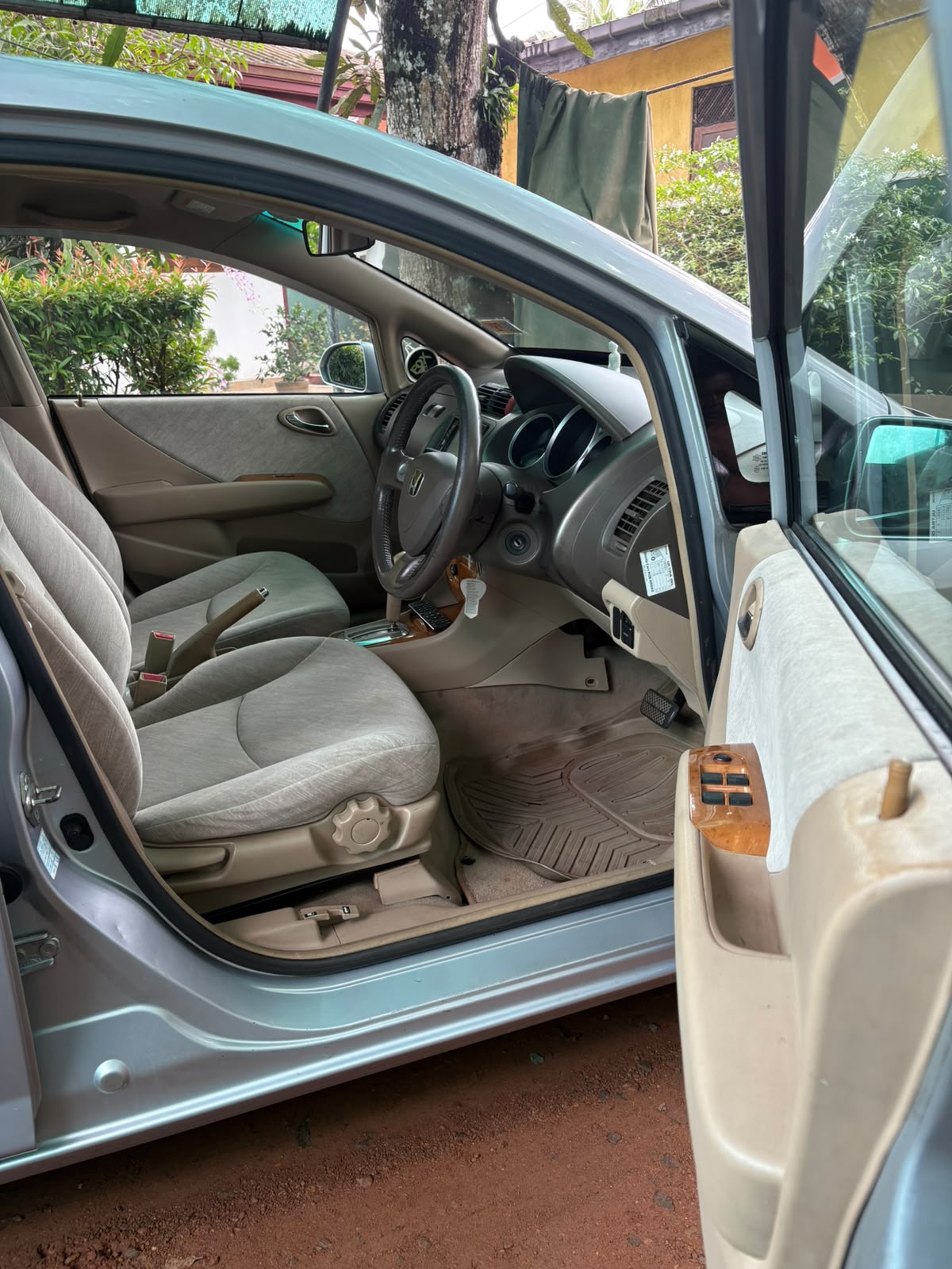 Honda Fit Aria 2005